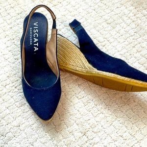 Blue denim 37/6.5 espadrilles w beige fabric wedge